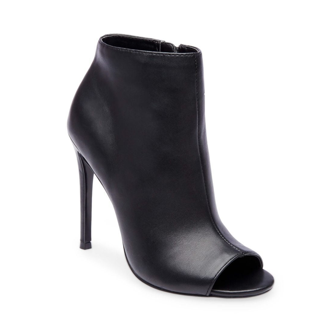 KICKING BLACK LEATHER - SM REBOOTED - Image 2