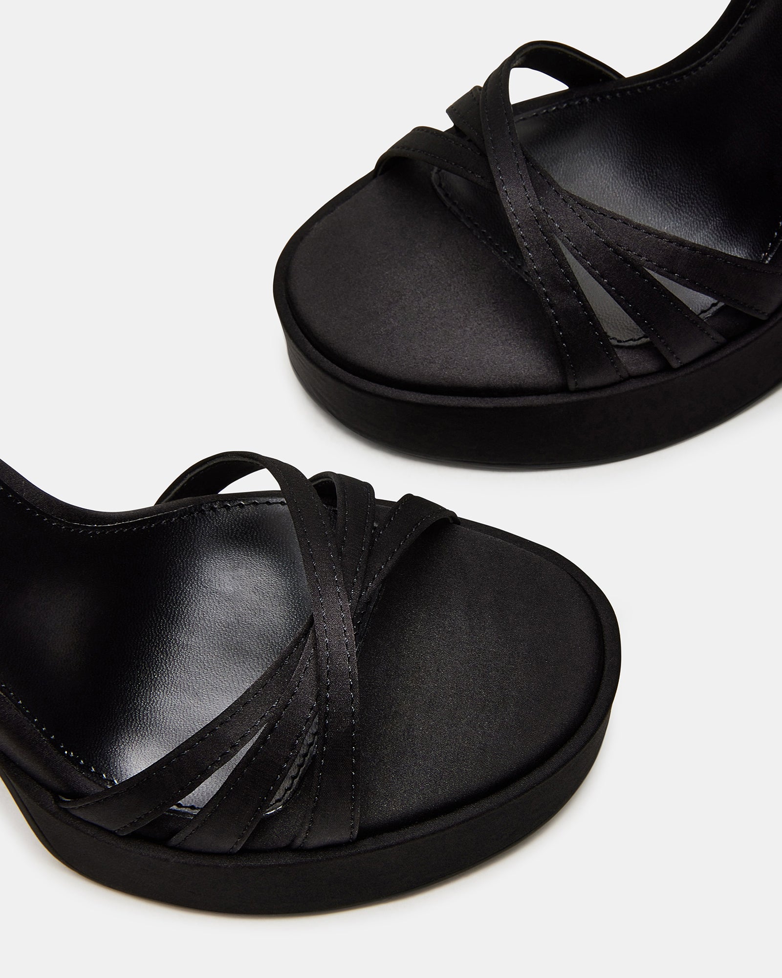 FLEET BLACK - Image 4