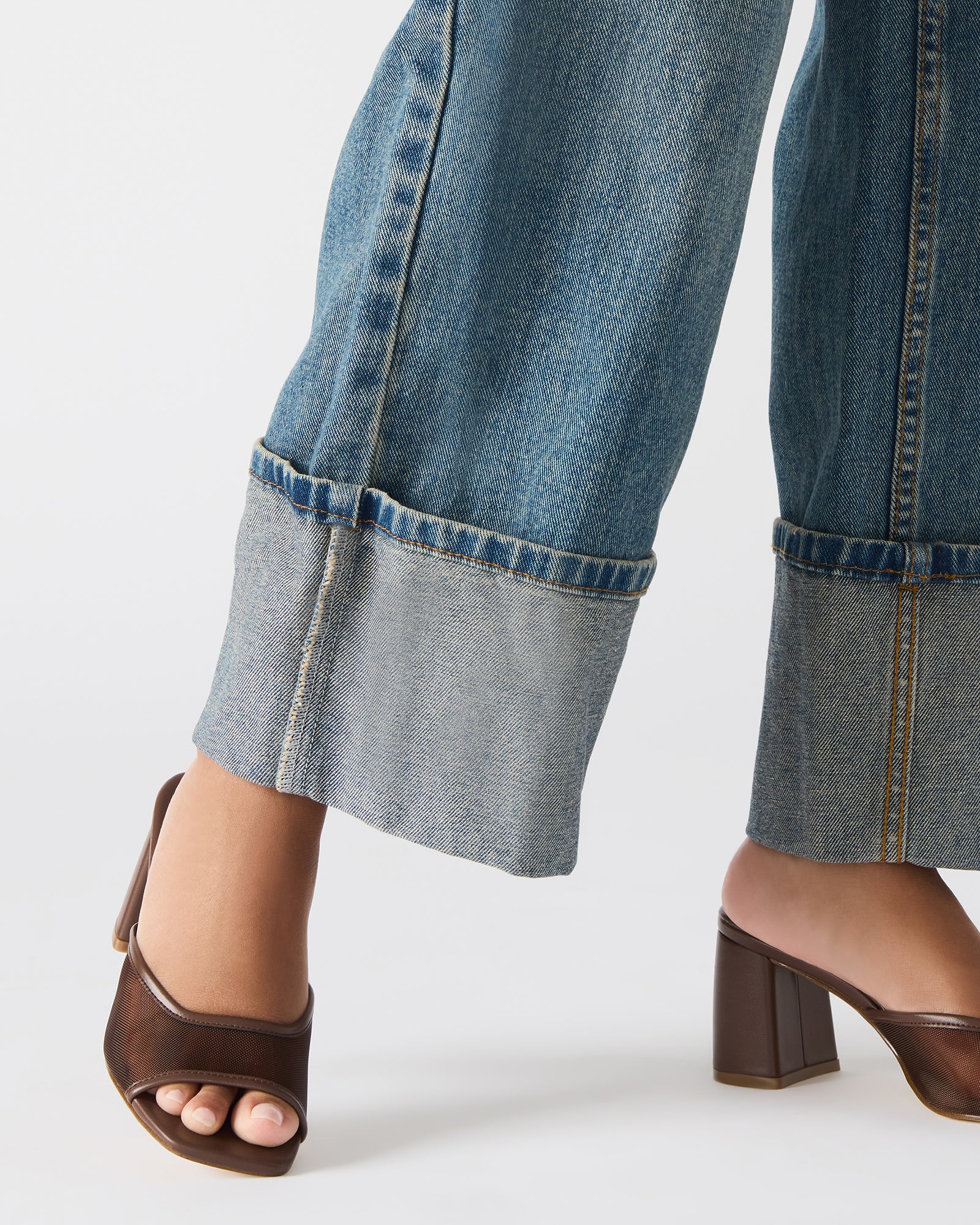 MADAME BROWN - Image 2