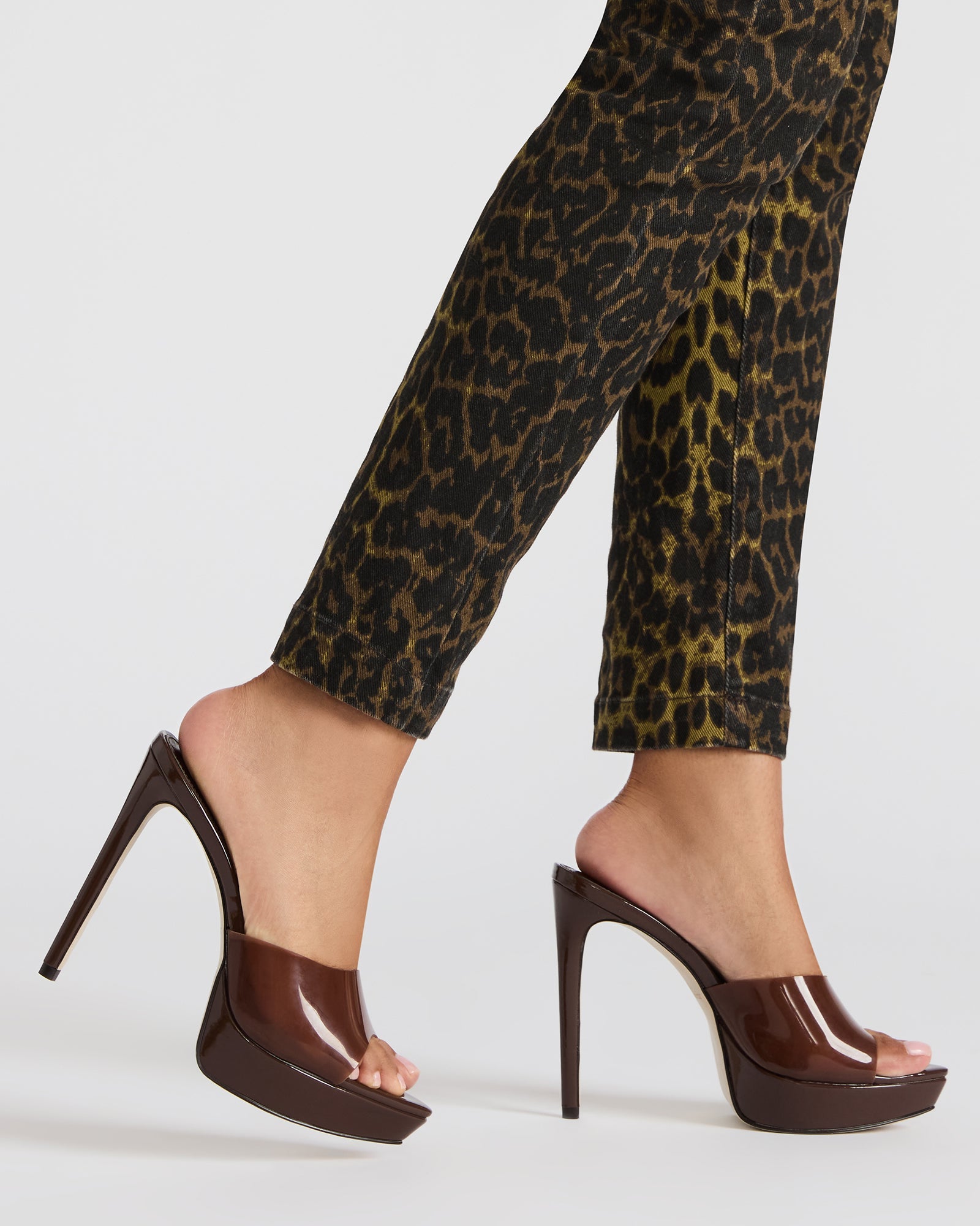 MOTEL BROWN - Image 2