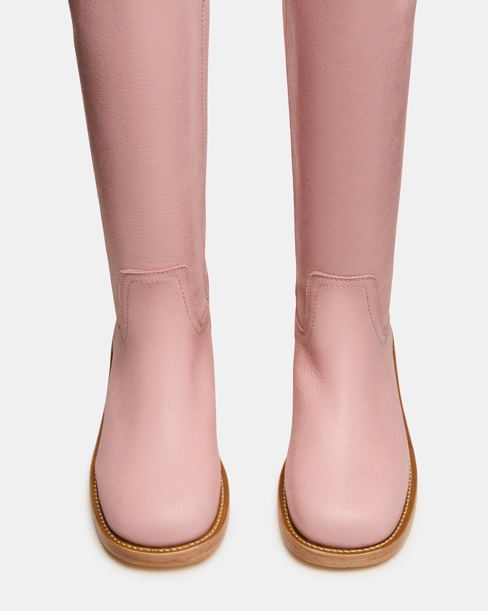 STEVEMADDEN_SHOES_RIGGS_PINK-LEATHER_04_770e5a51-9a6c-4cd2-b0db-579c96e896ed.jpg